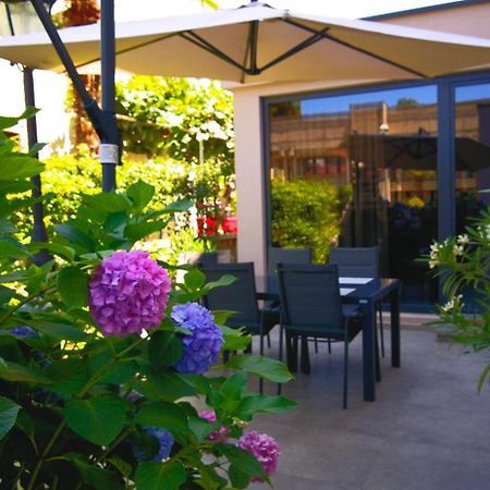 Stay In The Very Heart Of Porec - 50M To The Beach Luaran gambar