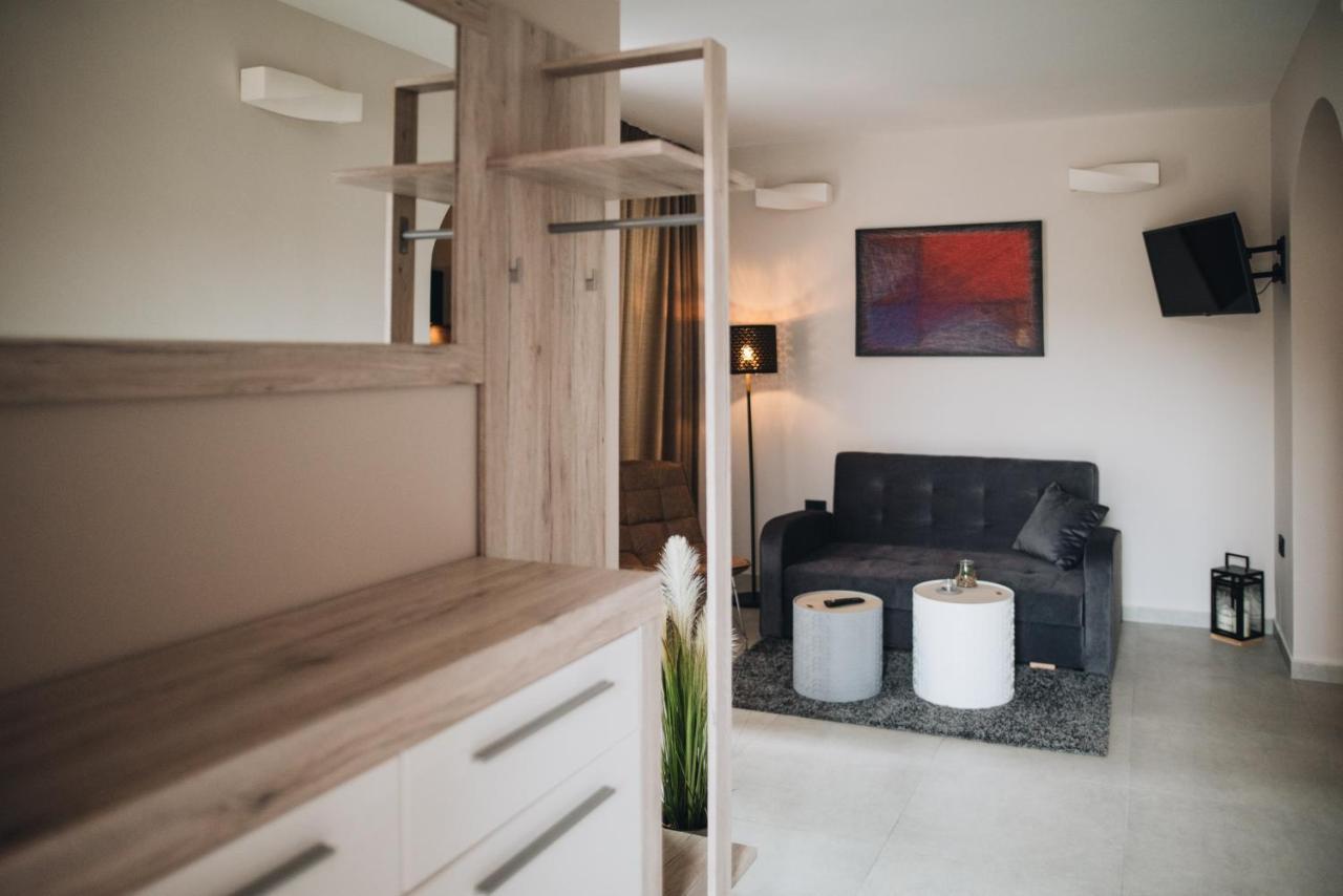 Stay In The Very Heart Of Porec - 50M To The Beach Luaran gambar