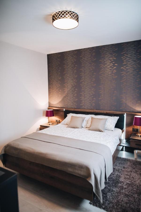 Stay In The Very Heart Of Porec - 50M To The Beach Luaran gambar