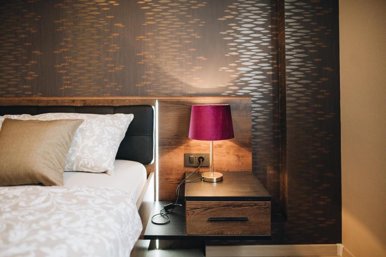 Stay In The Very Heart Of Porec - 50M To The Beach Luaran gambar