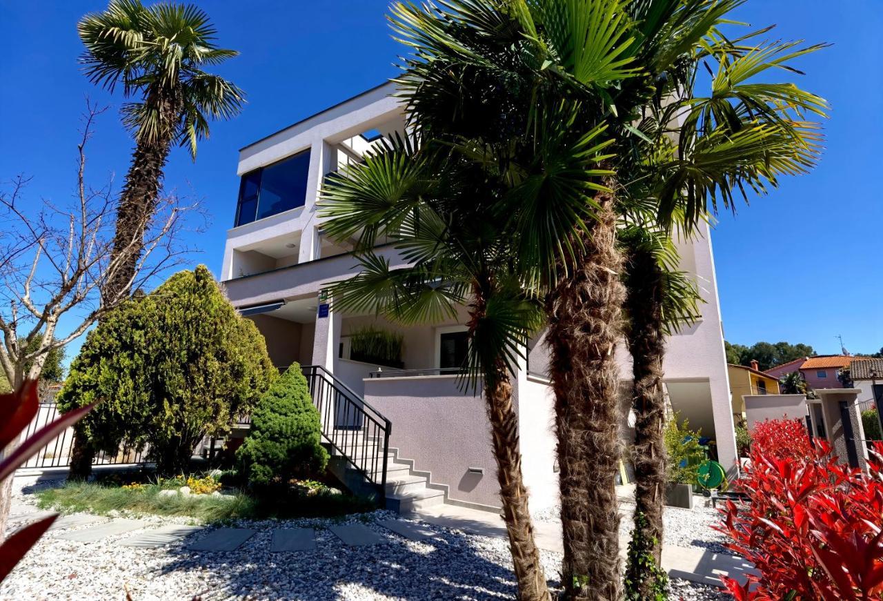 Stay In The Very Heart Of Porec - 50M To The Beach Luaran gambar