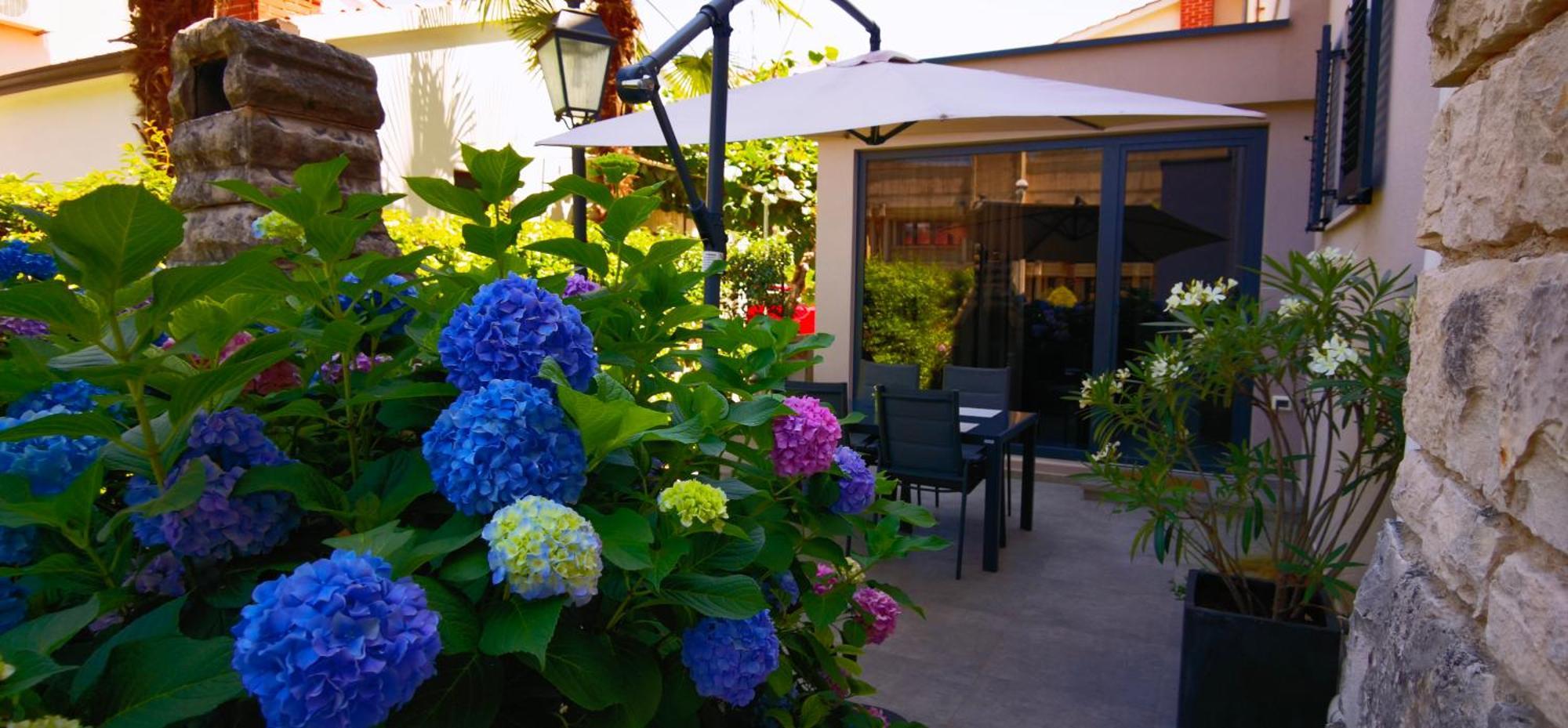 Stay In The Very Heart Of Porec - 50M To The Beach Luaran gambar