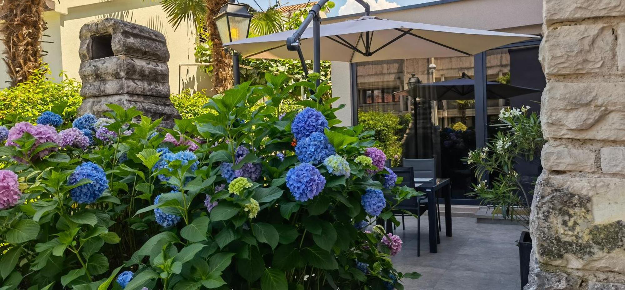 Stay In The Very Heart Of Porec - 50M To The Beach Luaran gambar